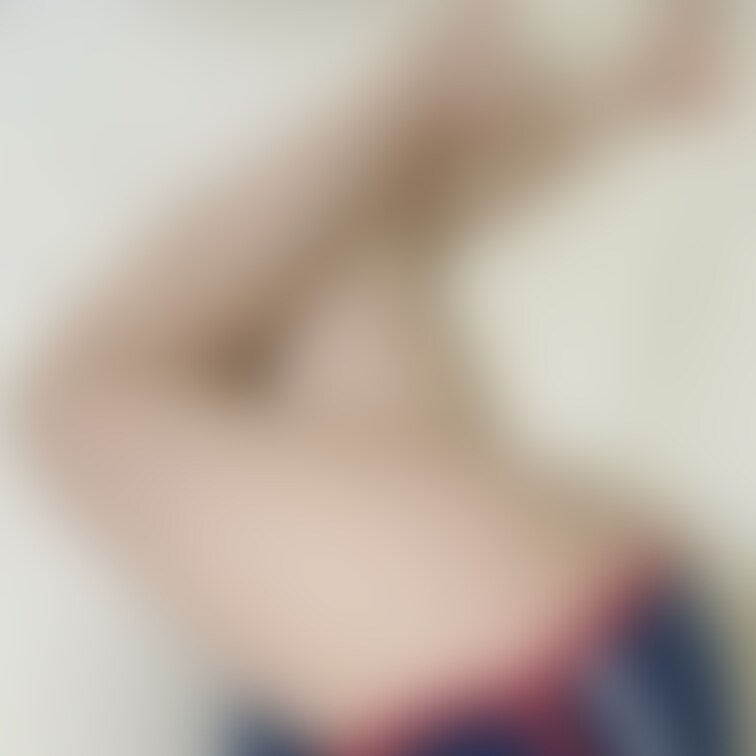 ジムで筋トレ🌱💖
腰回り大きくなりすぎかな？ずっと履いてるタイトスカートがちょっと小さい…🫣🍑💗