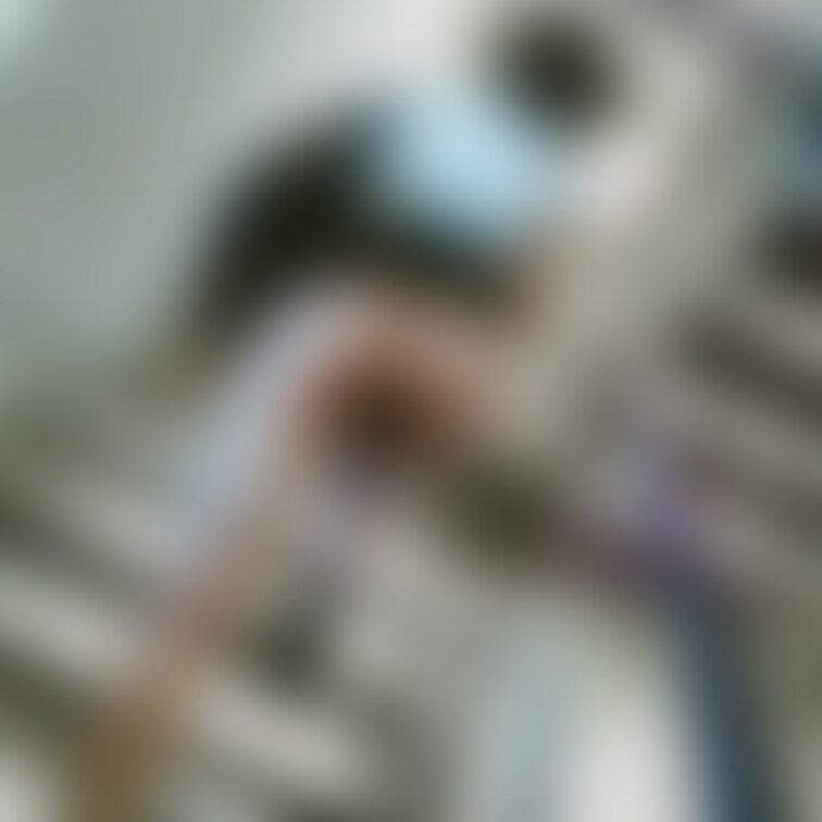 階段の下から🍑