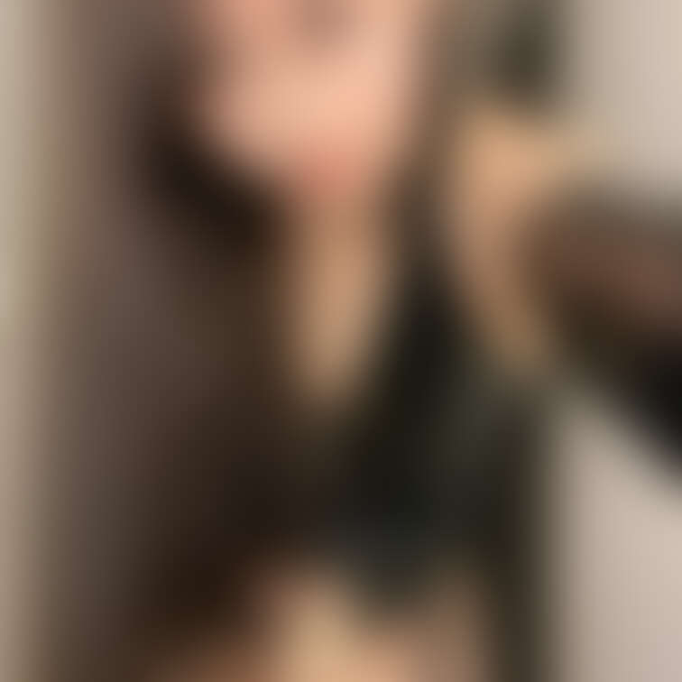 さぁ咥えてくれる？？
奥までずっぽり苦しくても吐いても耐えてね？