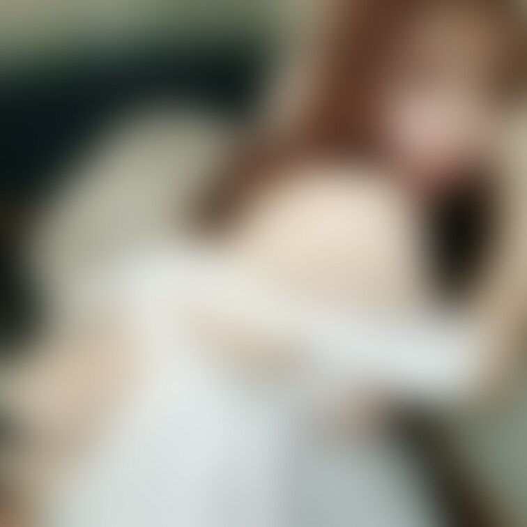 やっとお昼だねっ！
お仕事お疲れ様♡
あなたが帰ってくるの待ってるね😌