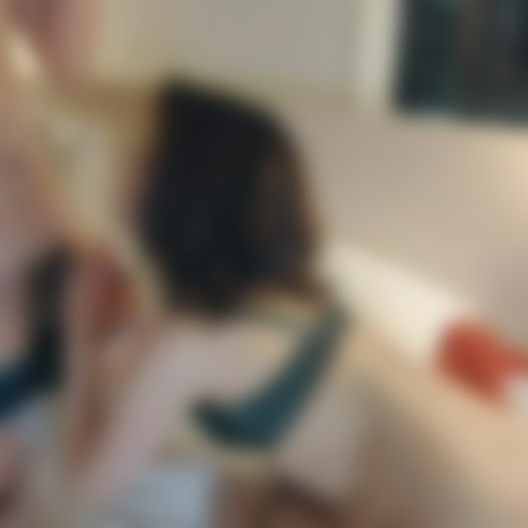 イラマチオされると感じます❤他人棒ちん〇舐めるの大好きなんです❤頭掴まれて喉奥突かれると感じて濡れてきます❤玉舐めも裏筋
