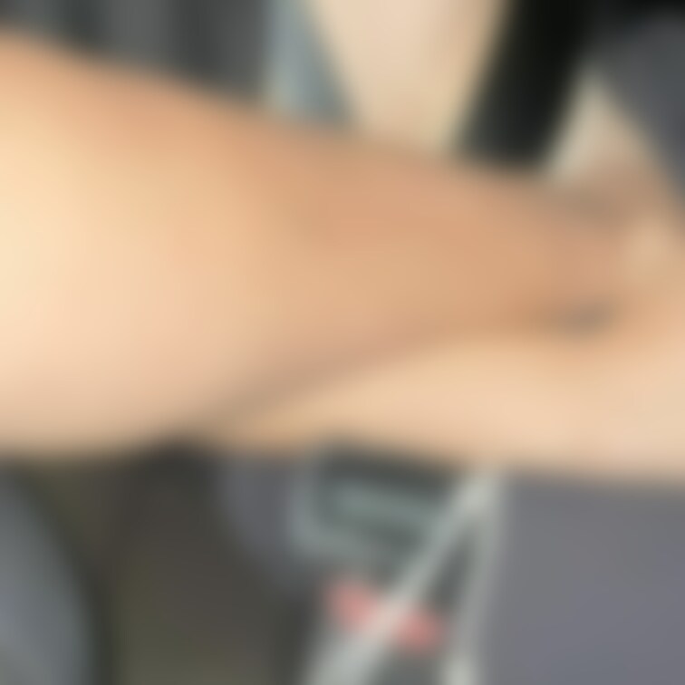 信号曲がってきたところなのでトラックの運転手さんとか止まる勢いで見ていきました。
#のぞき
#露出
#カーセ
#