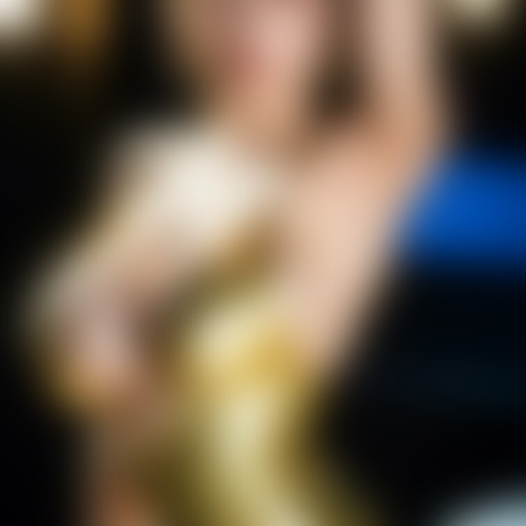 ナイトクラブ美女 ①