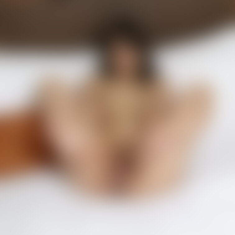 #018_MIYU
MIYUちゃんの「まっぱで放尿見てください」（17/25ページ）

23歳の大学生MIYUちゃ