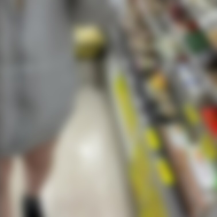さらちゃん、全裸にパーカーでコンビニ…