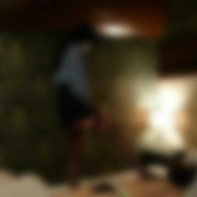 プレイ内容としては、手コキ、股間責め、踏みつけ、足責め、乳首責めされながらセルフ射精になります。
アイドル系美女と会え