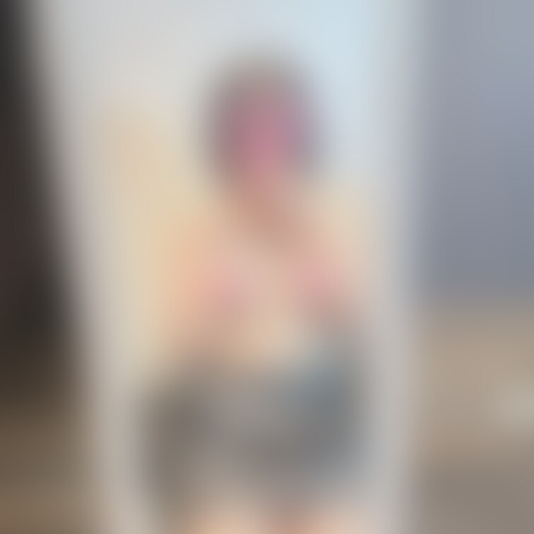 お家にだれもいないので頑張ってGカップのお胸全部だしちゃいました…

よかったらコメントくれると嬉しいです♪
