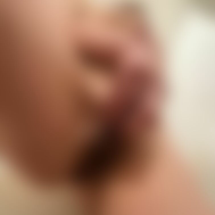 びらびらは、、真っ黒だけどぉ、、、
中は、、綺麗なピンクでしょ。。。