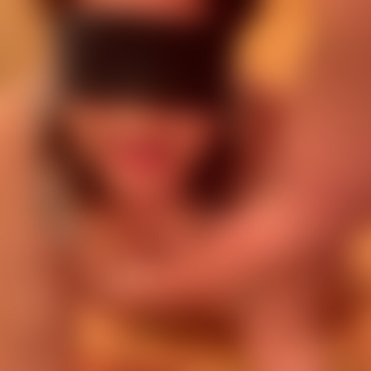 もっとおっぱい叩いて。もっとつよく。。