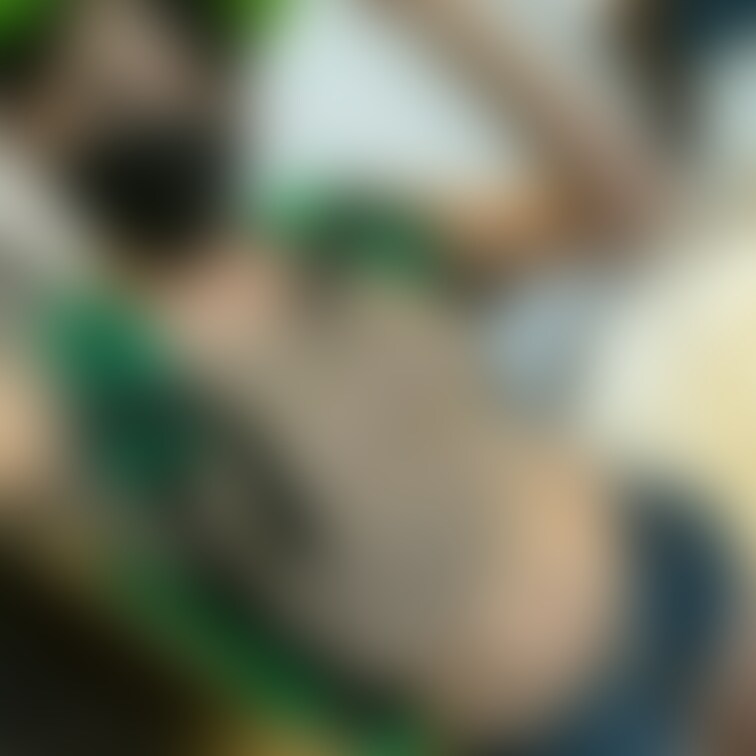 ギャルなウーバー女子さんの自撮り写真を送ってもらいました。

動画サークル「ピンクソックス」
https://tw