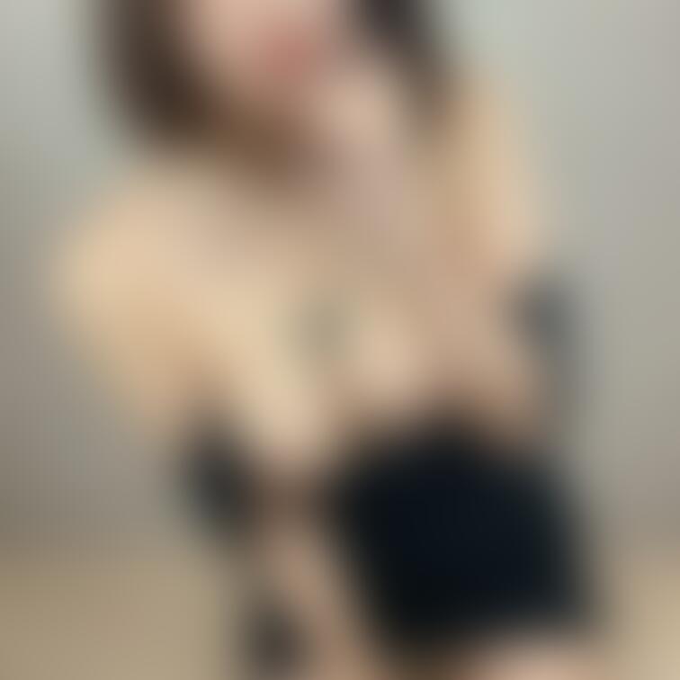黒レースチャイナの下はノーブラ💓💓
ぷるぷるおっぱいいっぱい🌈