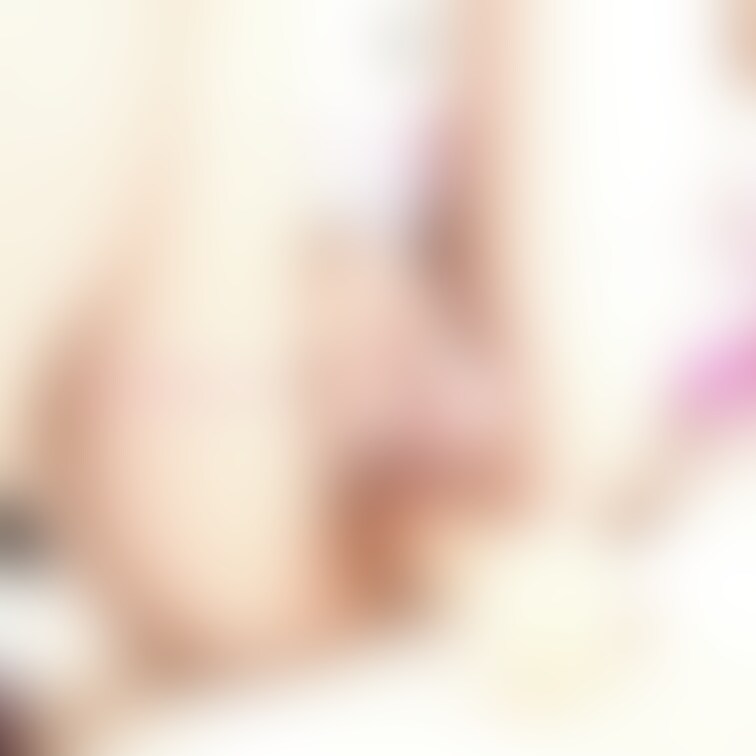 バイブ挿しながらのピンクローターオナ動画UP予告です🥰
みなさん見てね〜💖