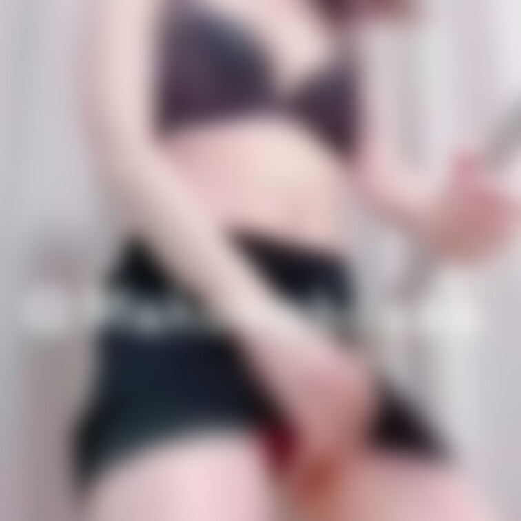物干し竿にまたがって…❤️