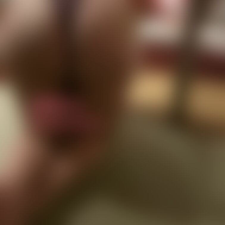 お尻触って