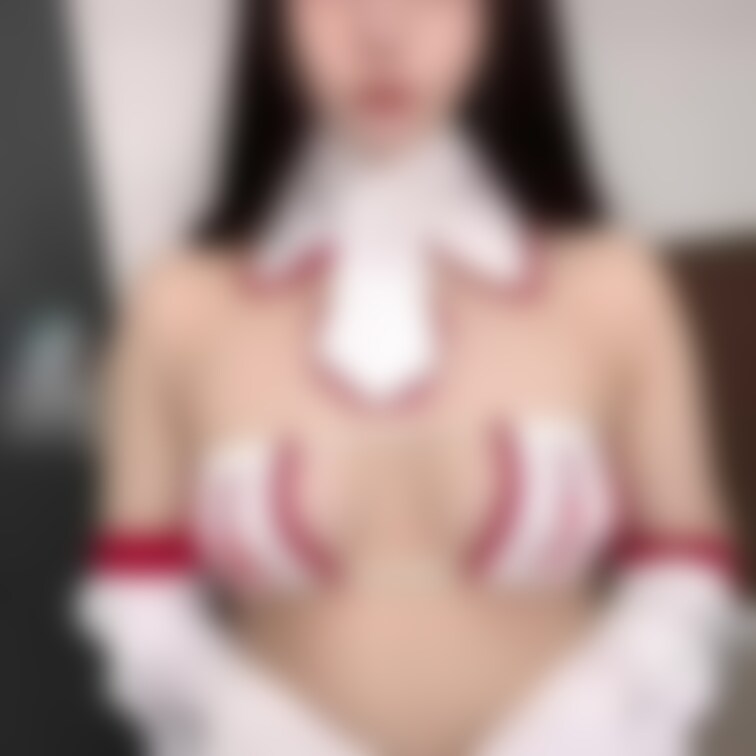 えちえち巫女⛩️
この格好でハメ撮りも撮った！

近日公開だよ〜！