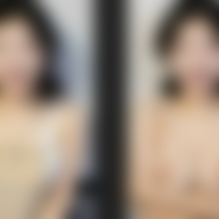 着衣と脱衣を並べた画像です。画像№909