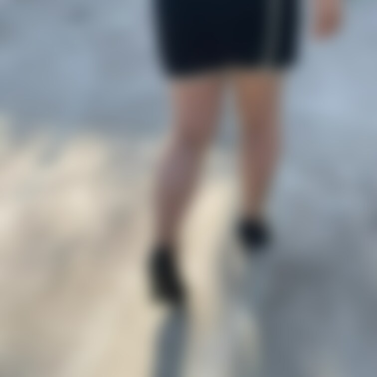 deens妻でシコシコしたい❓ベンチがあるじゃん、座ってみよう
前から後ろから横からも下半身見れちゃうよ❣️むちむちし