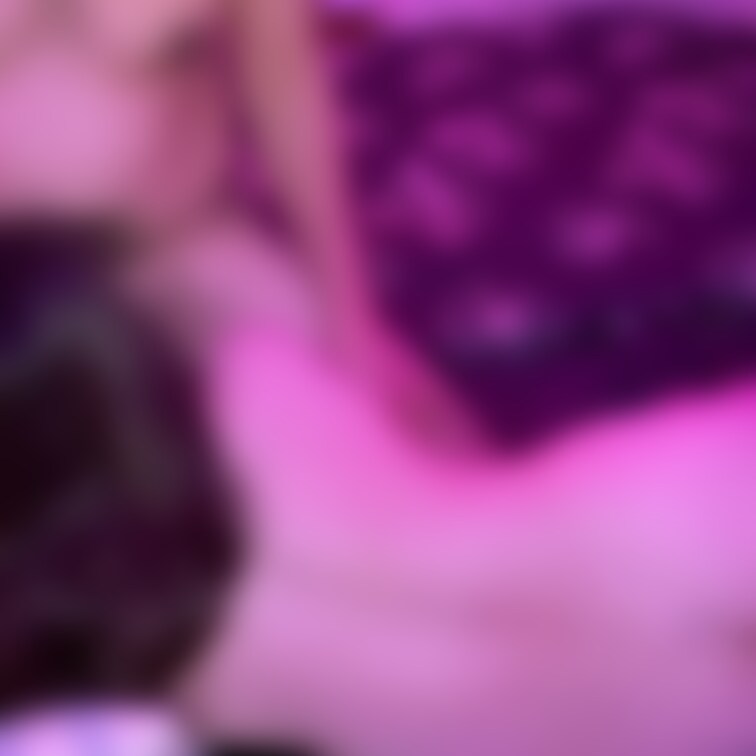妻の頭がモザイク代わり。

と言うことは、しっかり喉奥まで突っ込まれてる証拠。

#人妻
#NTR
#寝取ら