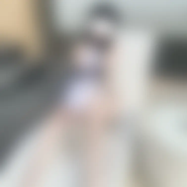 少しだけ顔出し♡