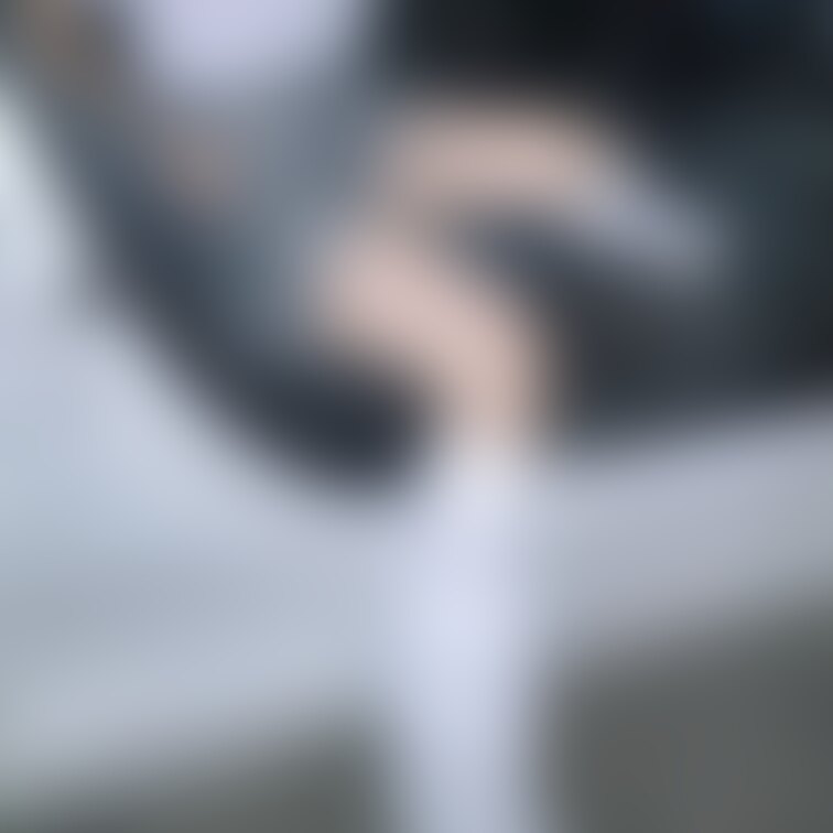 制服コスして夜に大好きなプリウス君と撮影❤︎
プリウス君に見られて興奮しながら撮影しましたw