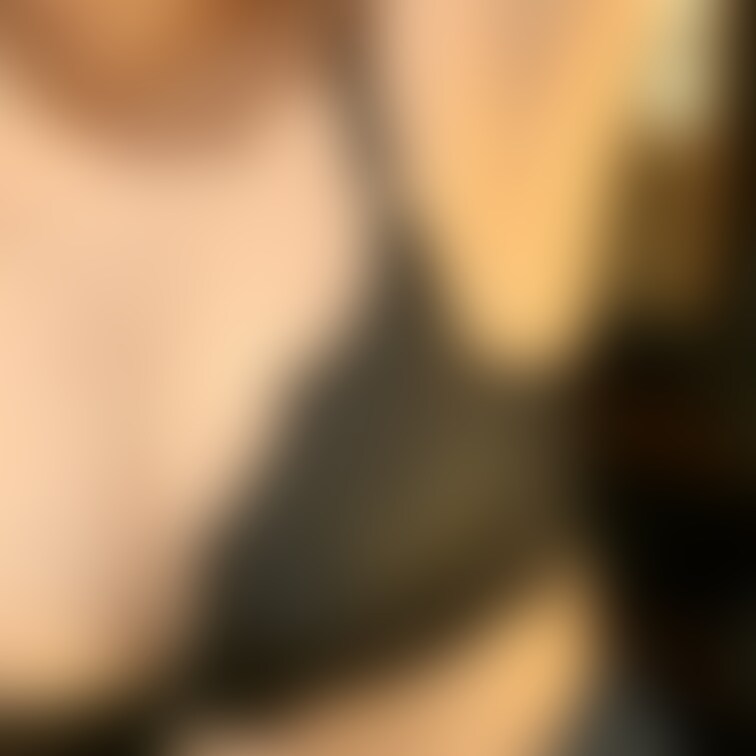 女子大生のワキ。