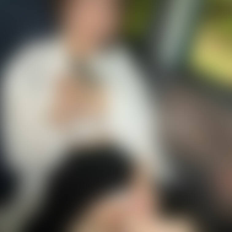 窓開けてオナニー😖🧡知らないおじさんに見られて触られて、こんなにパンツ汚しちゃいました.....😖🧡

 🔰私と直接