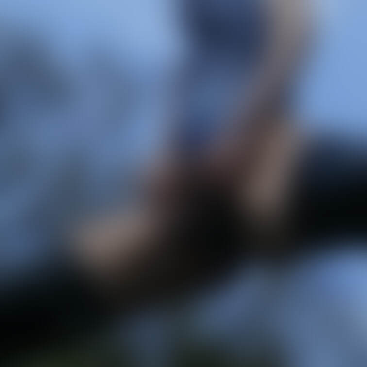 紺色競泳水着にブーツを履いて野外撮影ラスト

股間に付けられたディルドに恥ずかしがりながらも愛おしそうにゆっくり上下
