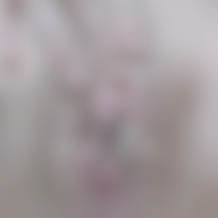 クリにニップルリング付けてる画像
こんなアップで撮ることない、モザイクありとはいえ汚い、見られたくないw