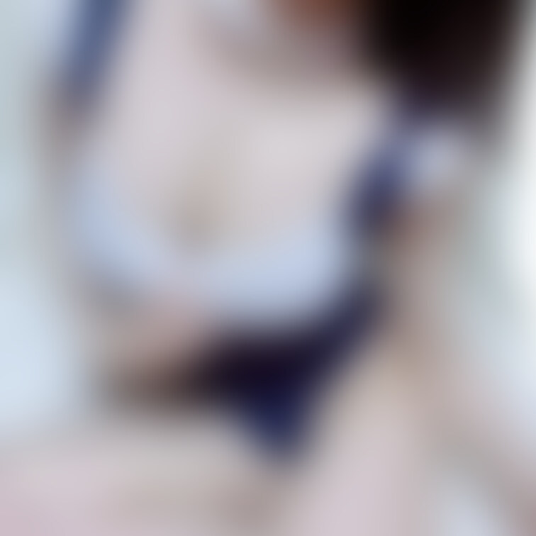 胸ちらと媚びてるような画像はこちら限定で公開します☺
