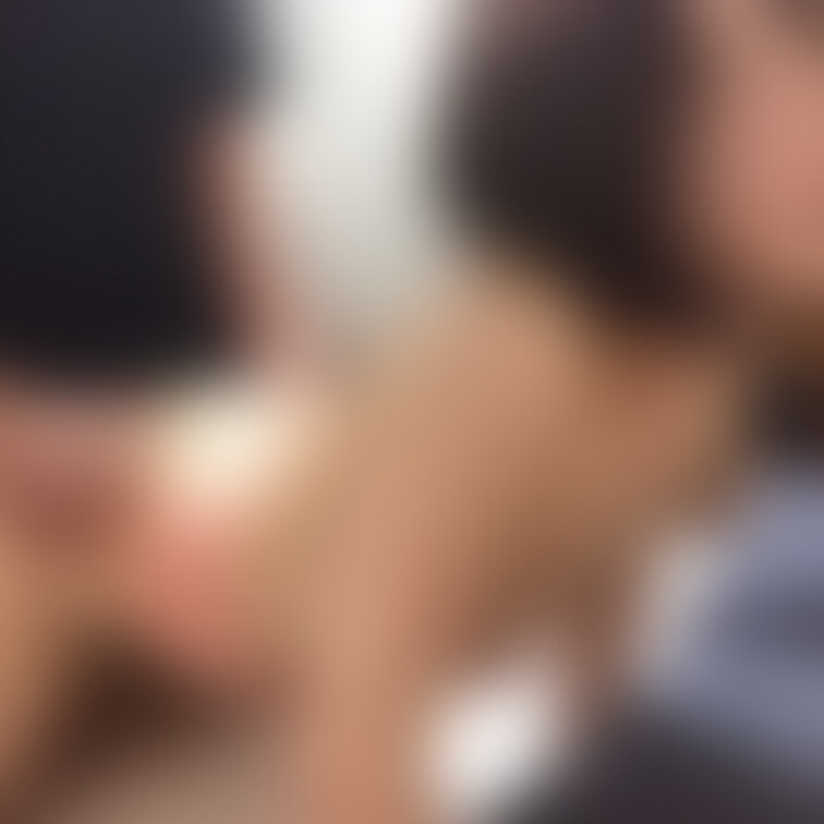 2本練習中の妻
後から責められながら口でもう1本