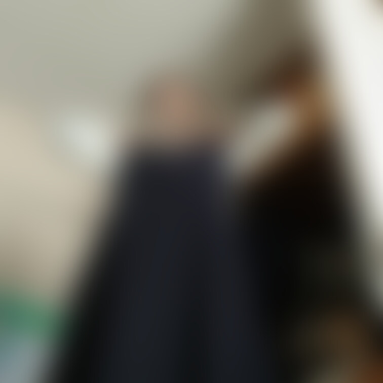 ゆうちゃんのお着替え画像(5枚)です。最近は寒いのでスカート嫌がります。動画もあるので、みてね~。
https://t
