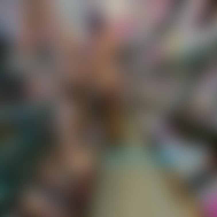 アダルトショップでおもちゃを選びました💕
3枚目はなんかダッチワイフみたいじゃ無いですか？
ここで販売してもらおうか