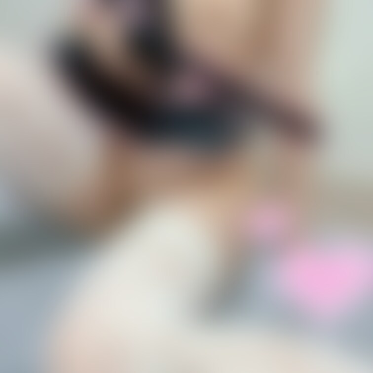 エプロンのつけかたってこうだっけ…🤔💕？
なんか色々見えちゃった"(∩>ω<∩)"💓