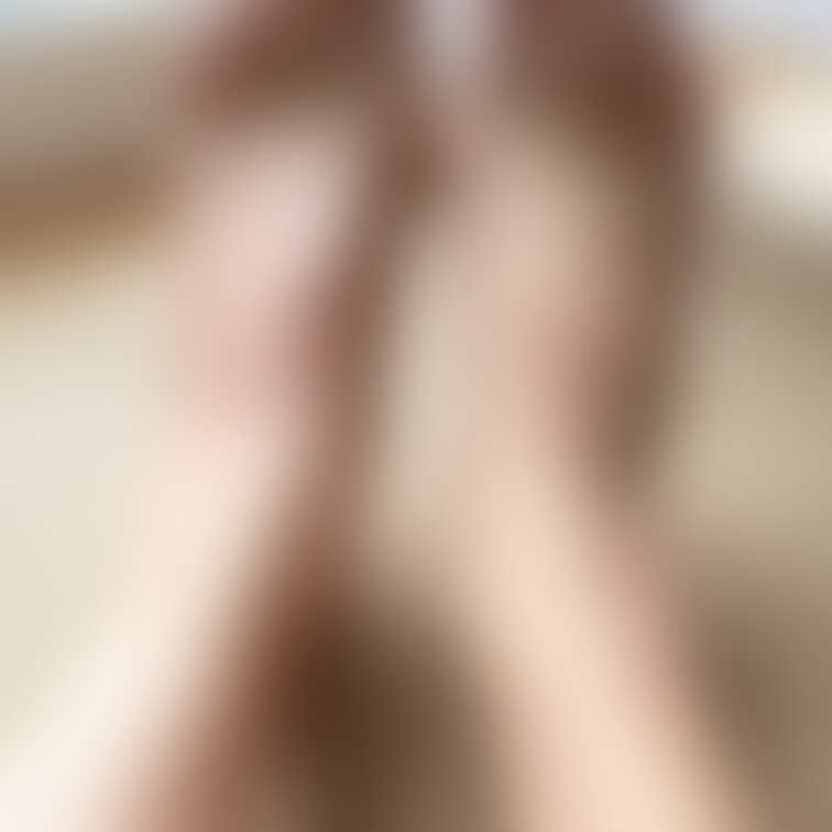 Beautiful veiny feet in the morning