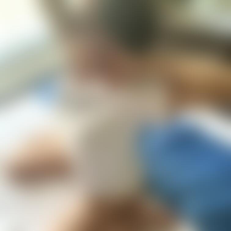 ふぅぅぅ、、、良く寝た、、、
えぇぇ、、乳首、、立ってるぅ？