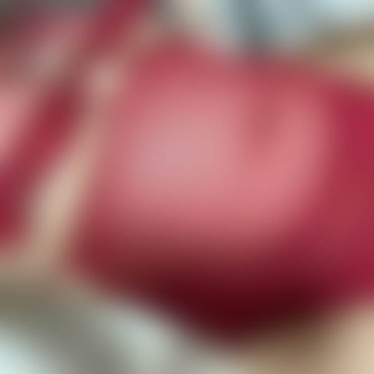 疑似妊婦体型デブ素人M女エロ衣装乳首ピアス付き写真