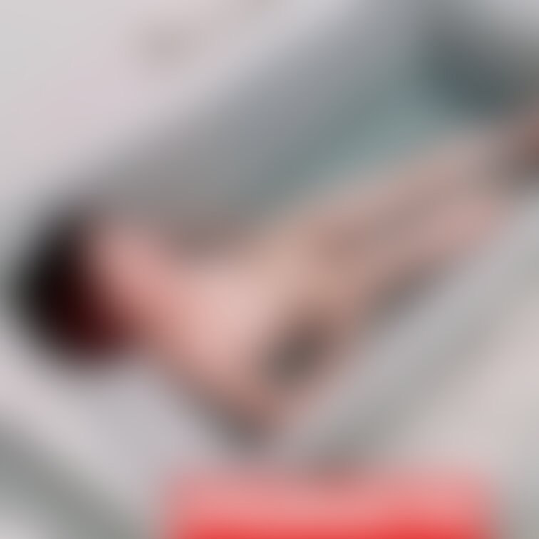 ご無沙汰しております。
嫁ちゃんの入浴中に乱入してパシャリとしてしまいました。キッ！と睨まれております💦

産後の