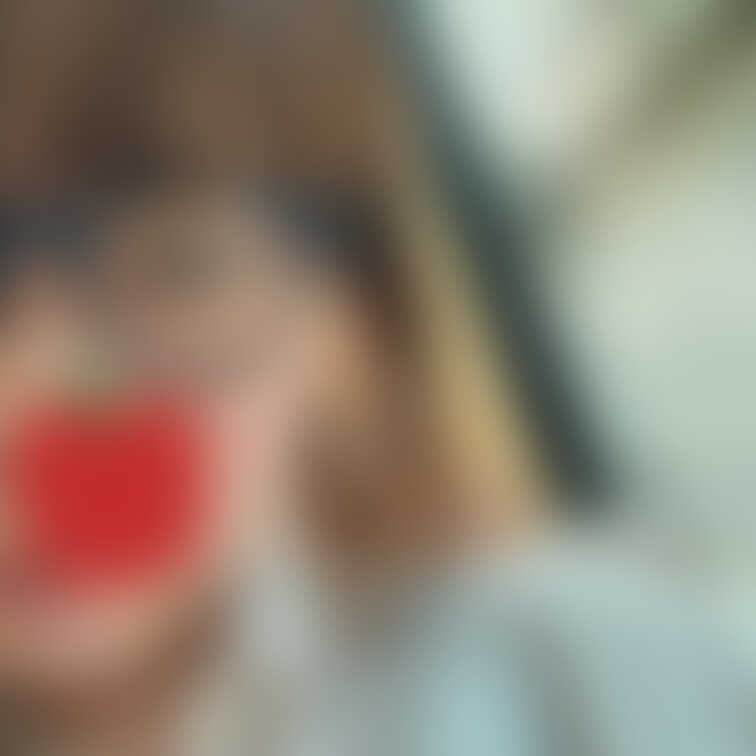 花粉がとんでいるのでメガネっっ👓
目がしょぼしょぼします💦