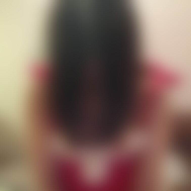 20才の妻、頑張ってサンタコス♪