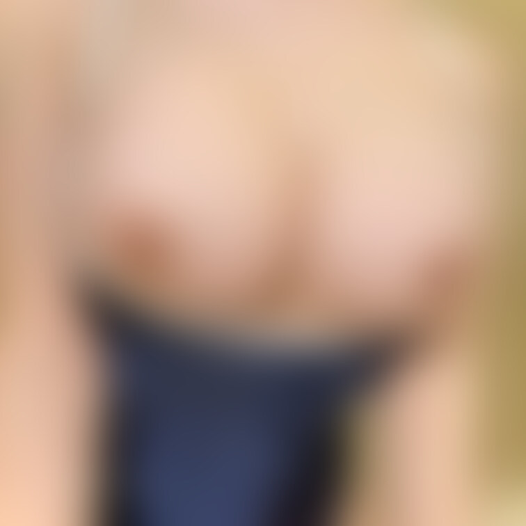 巨乳な女子生徒にスク水着せてHなことする？🩵
