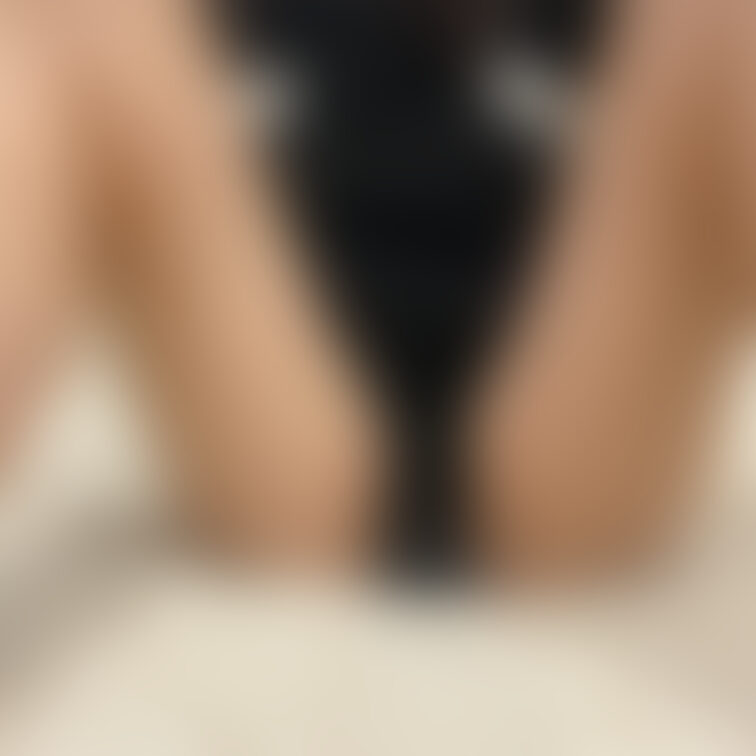 おっぱいとM字開脚なんてどう？💓