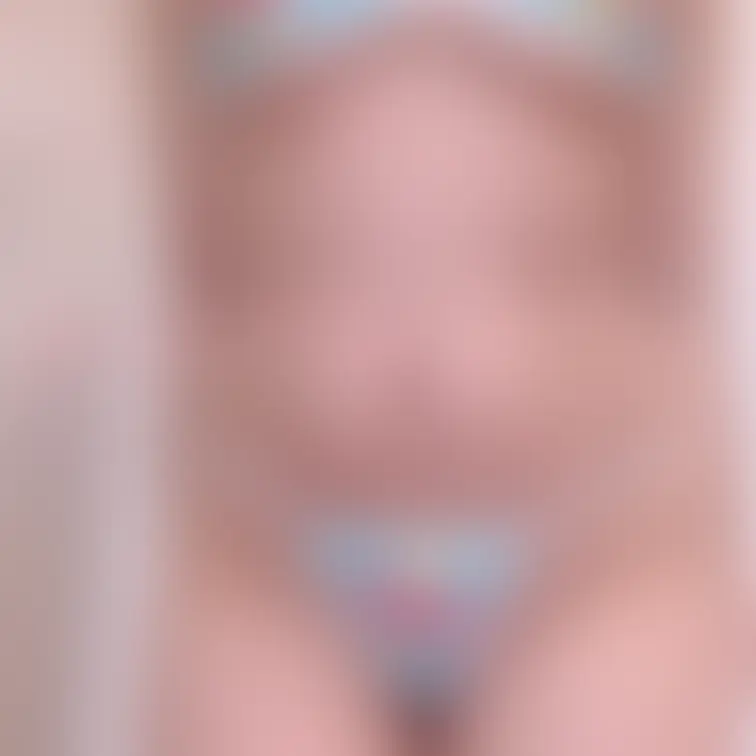 フォロワーさんがプレゼントしてくれた水着？コスプレ？笑
前は普通なのに後ろ向くと…😂
隠しきれない🙈