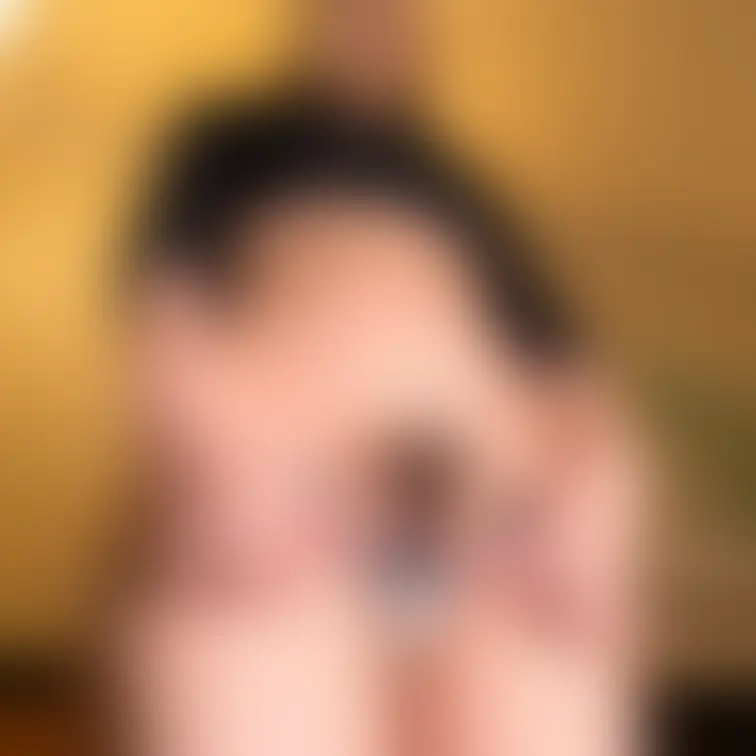 26歳のOL。美人だけどマン毛・ケツ毛濃いめ。
