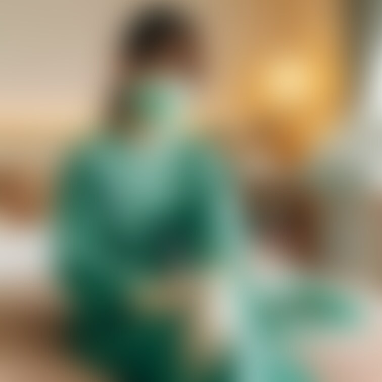 【おうちで歯医者さんごっこ】
寝室に入ると彼女が新しい手術ガウンを着て待っていた。