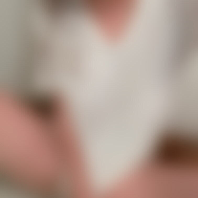 お風呂上り。。。

旦那さんがリビングにいて扉開いてるのにこんな格好してしまいました。。。


バレないかドキ