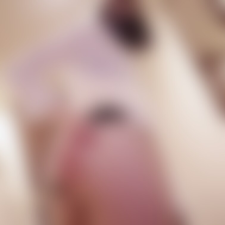 むにっ