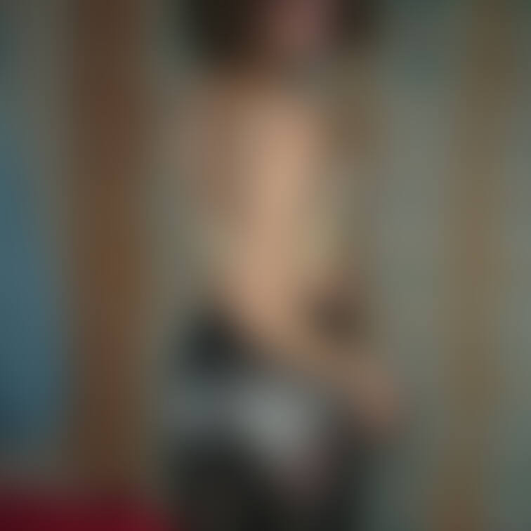 【不倫妻の下着姿】

ジム通いで自慢の引き締まったボディと豊満ムッチリな熟尻のボリューム感が色っぽくってめちゃくちゃ
