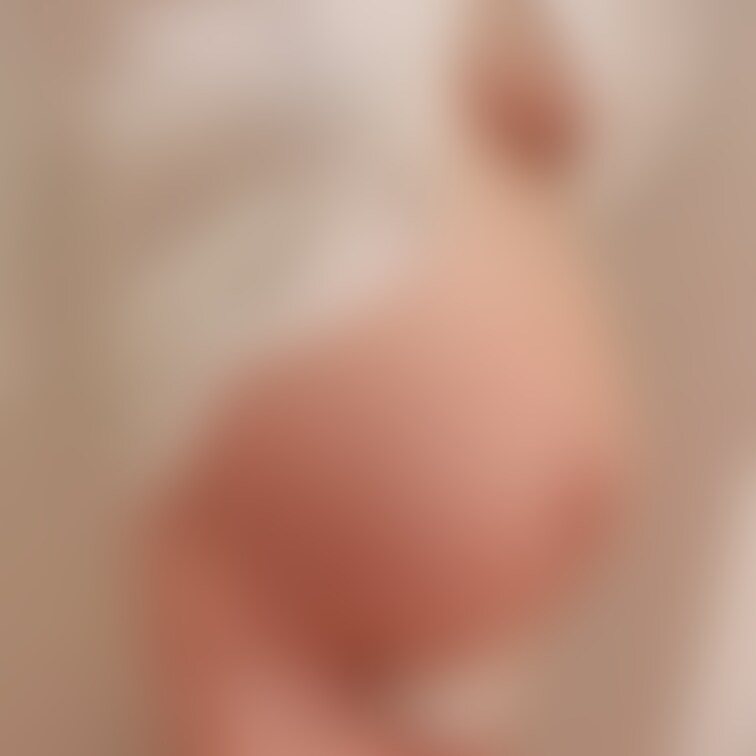 おっぱい少し透けてる🫣