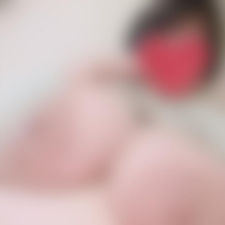 乳首は小さいんです。