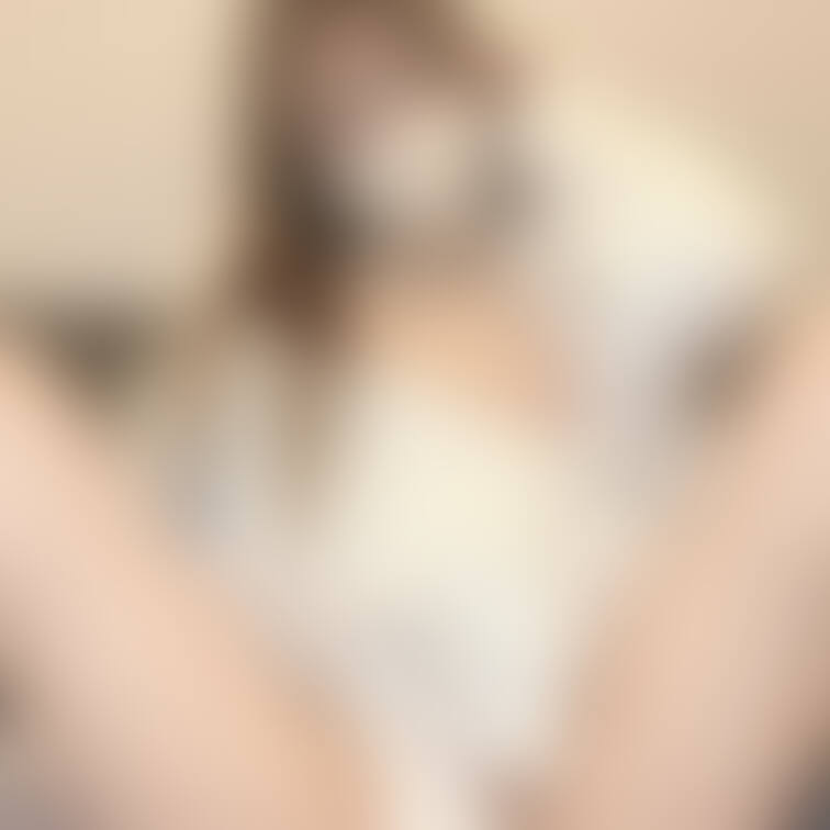 【もこもこルームウェア🤍】

冬はこんなモコモコのルームウェアをノーパンノーブラで履いちゃいます🤍

寝る時はモ